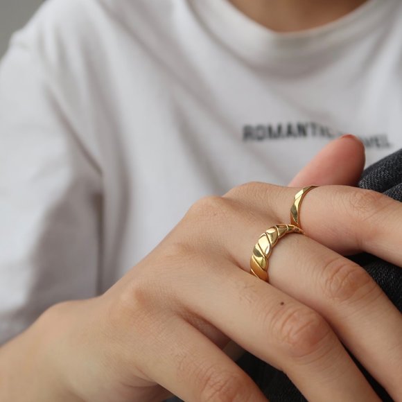 NEW 18K Gold Plated Braided Open Ring - Picture 7 of 7